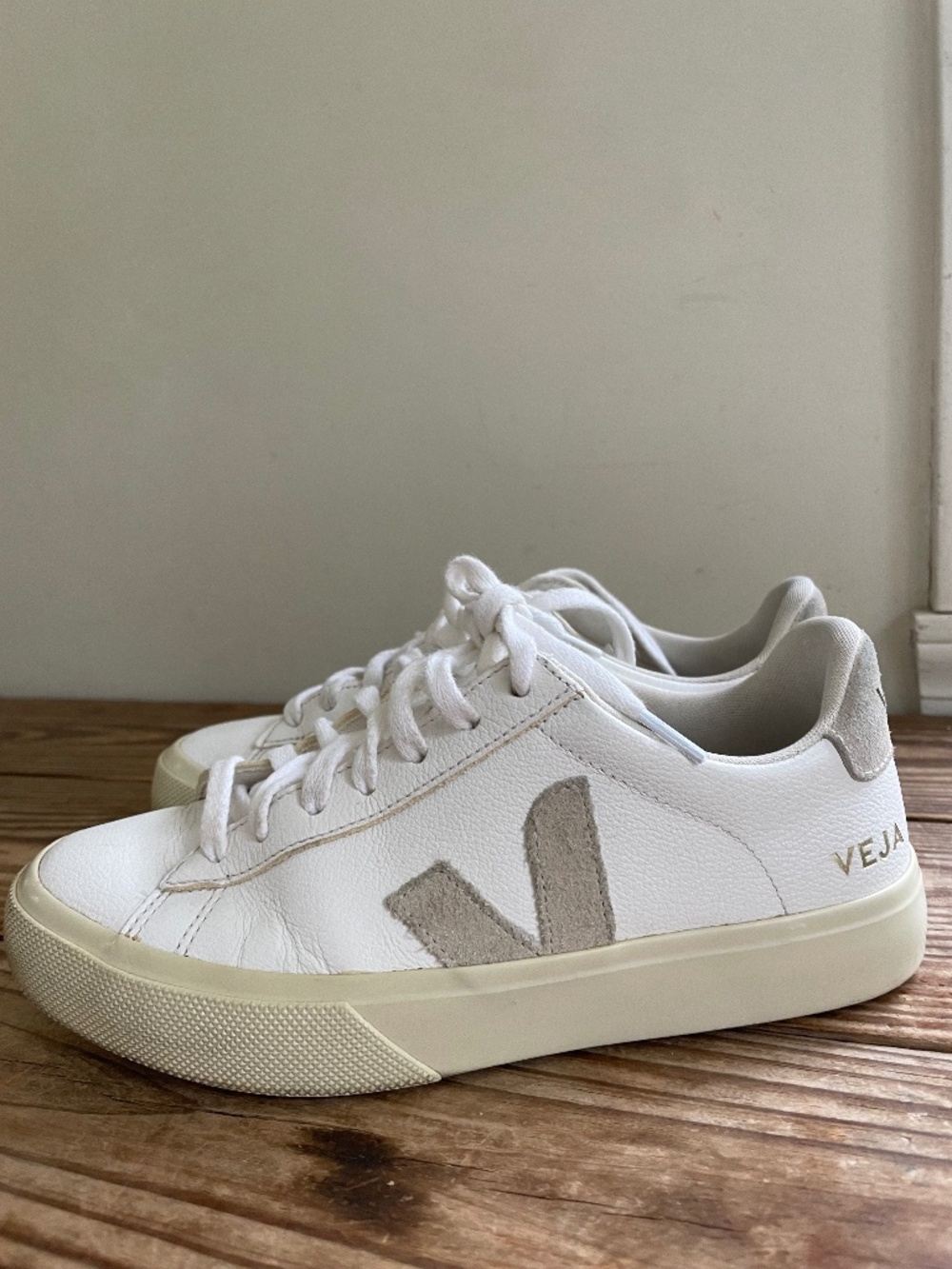 Veja | White Leather & Natural Suede Campo Sneaker Shoes 6.5